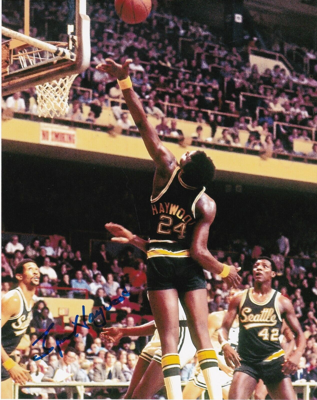 SPENCER HAYWOOD SEATTLE SUPERSONICS ACTION SIGNED 8x10