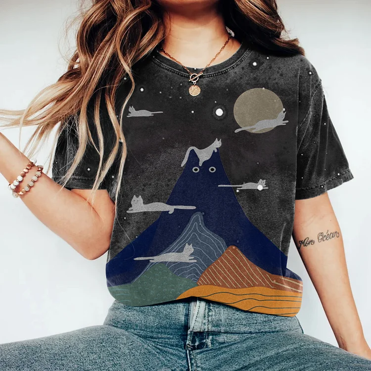 Abstract Creative Funny Starry Sky Cat Mountain Art T-Shirt