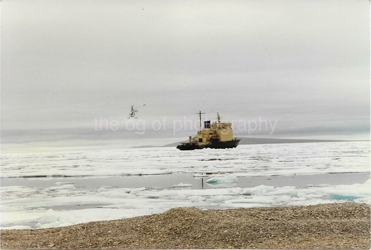 Canada FOUND Photo Poster paintingGRAPH Color CANADIAN ARCTIC Original Snapshot VINTAGE 98 17 K