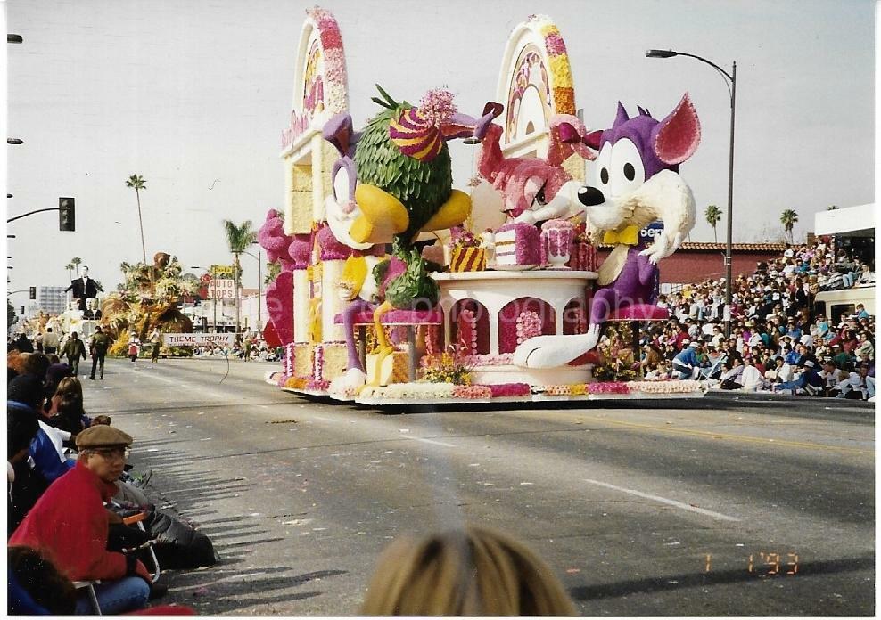 FOUND Photo Poster painting Color ROSE PARADE FLOAT Original PASADENA CALIFORNIA Vintage 21 47 Q