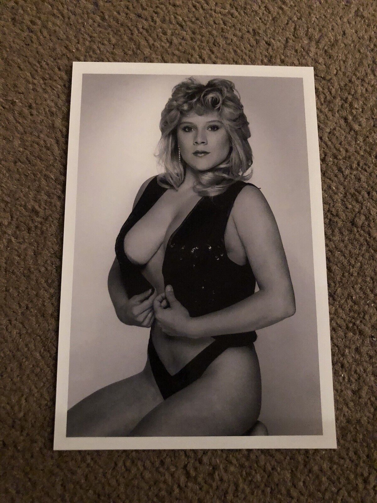 SAMANTHA FOX (PAGE 3 MODEL) - UNSIGNED Photo Poster painting 6x4”