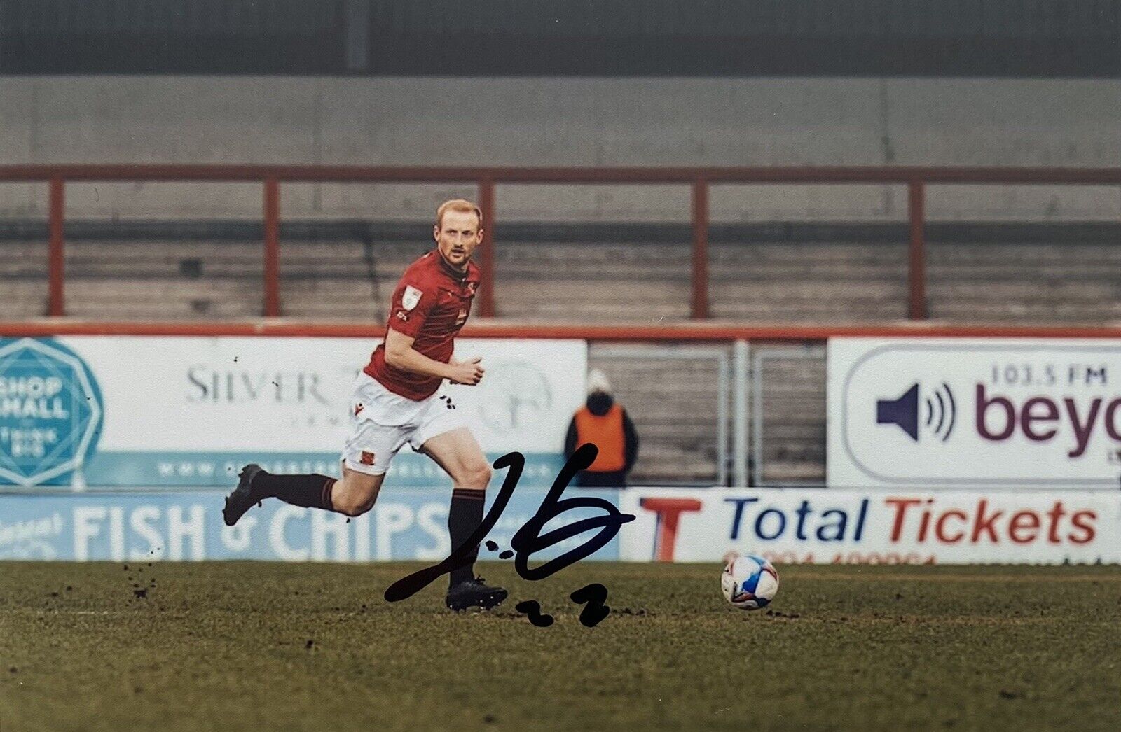 Liam Gibson Genuine Hand Signed Morecambe FC 6X4 Photo Poster painting