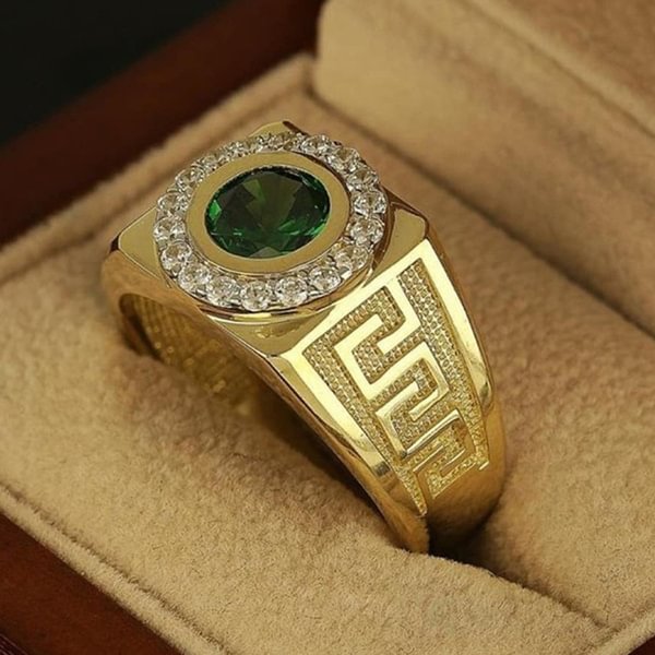 Iced Out Gold Luxurly Inlaid with Emerald Men's Ring-VESSFUL