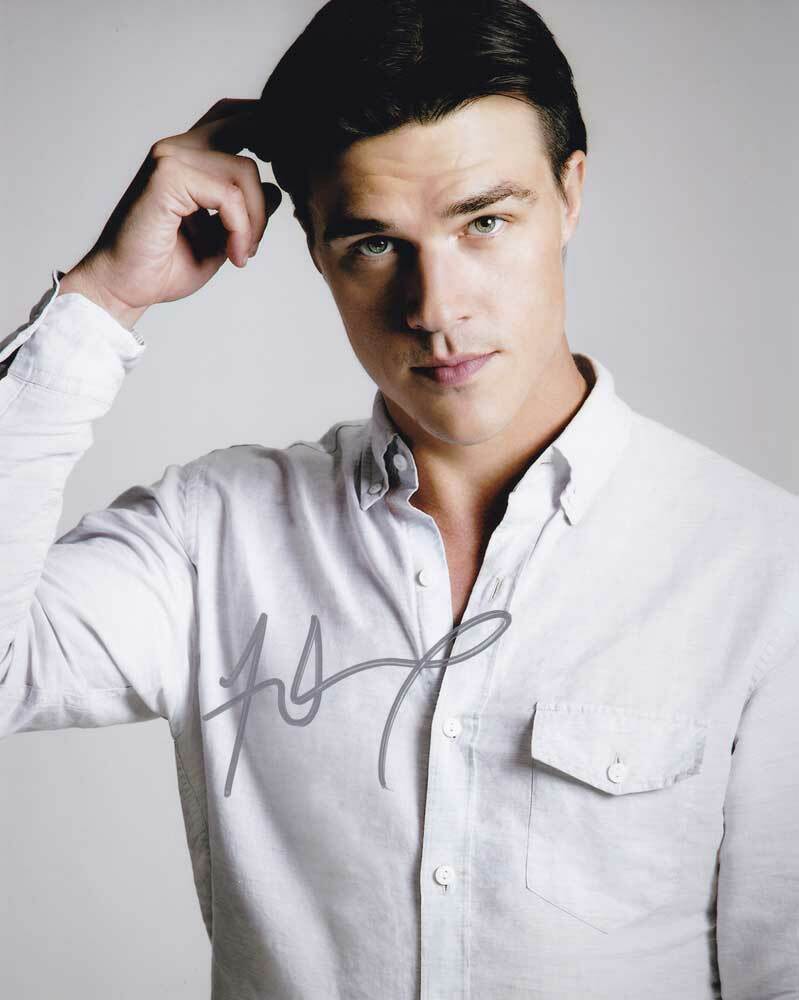 Finn Wittrock In-person AUTHENTIC Autographed Photo Poster painting SHA #26867