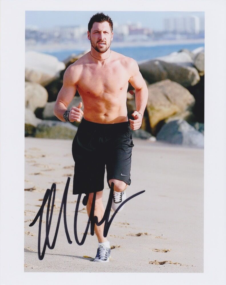 Maksim Chmerkovskiy (Dancing with the Stars) signed authentic 8x10 Photo Poster painting COA