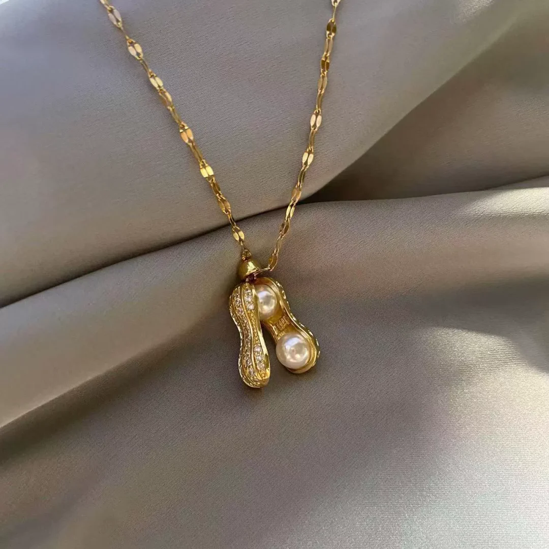 Peanut pearl gold-plated necklace