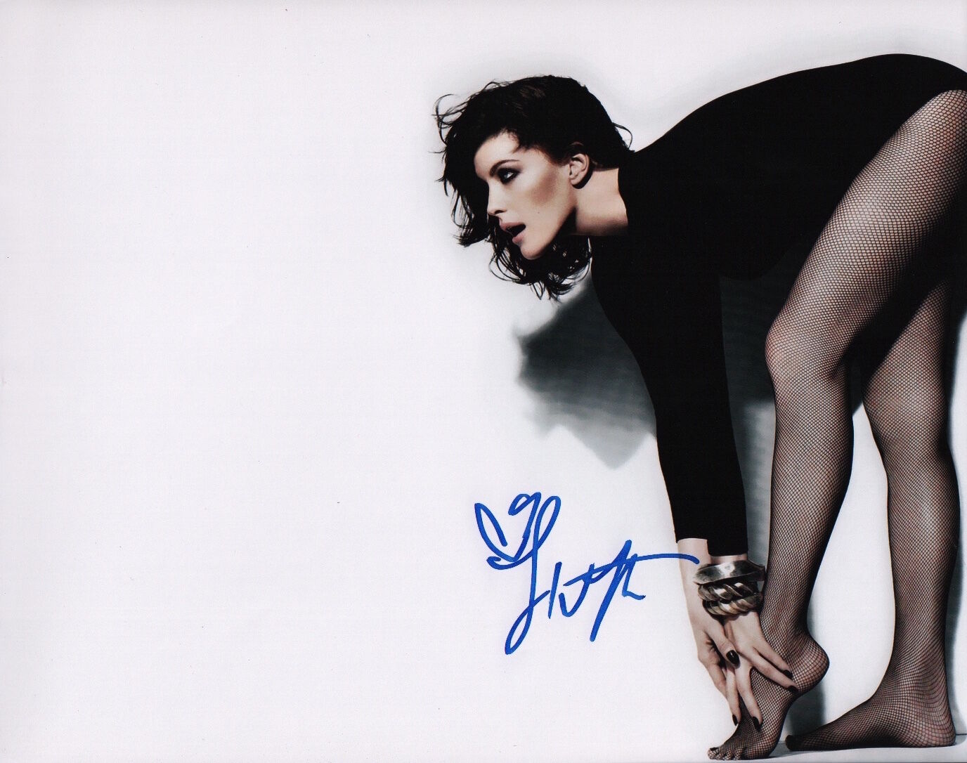 Liv Tyler signed 11x14 Photo Poster painting