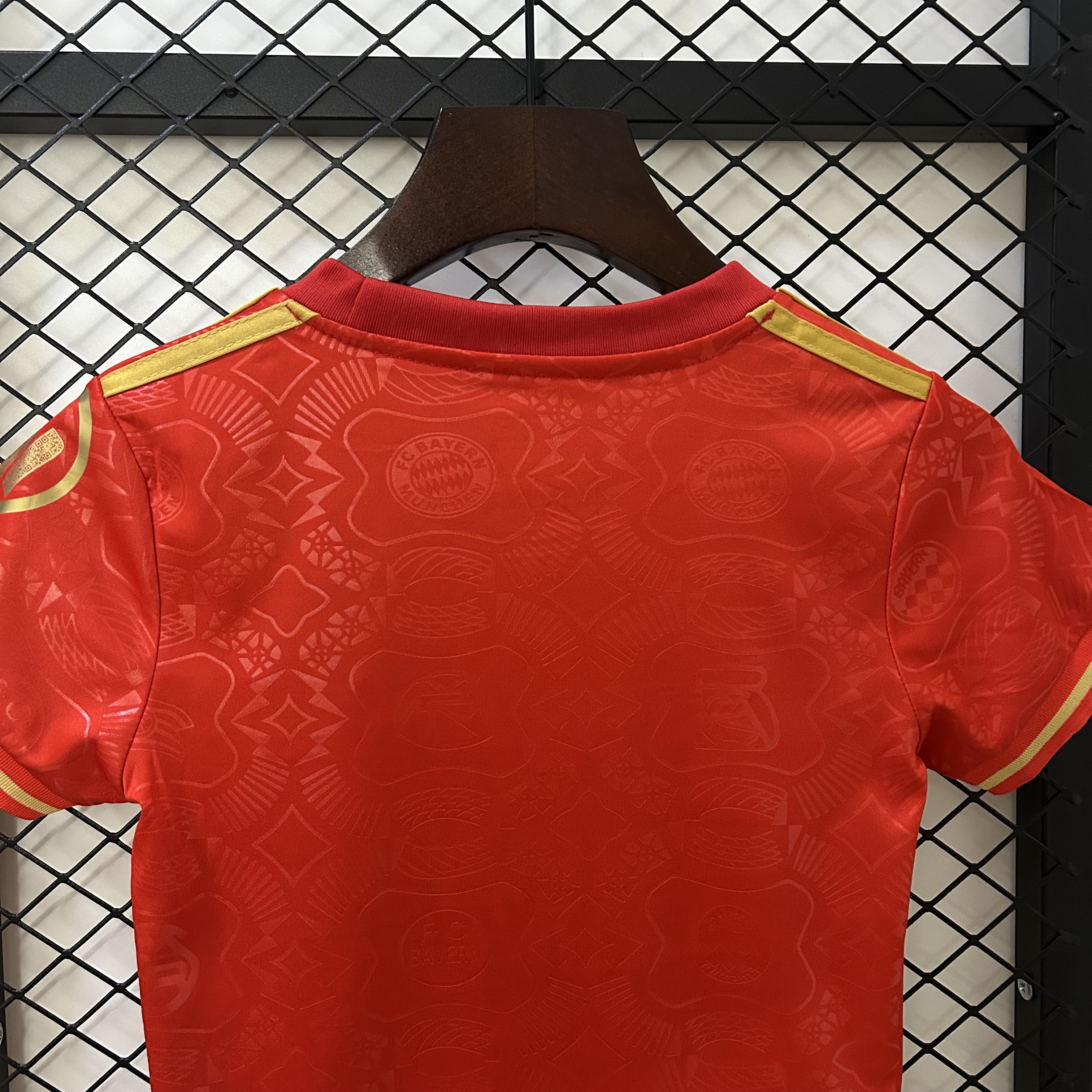 25/26 Bayern Munich 125th Anniversary Kids Kit Football Jersey Thai Quality