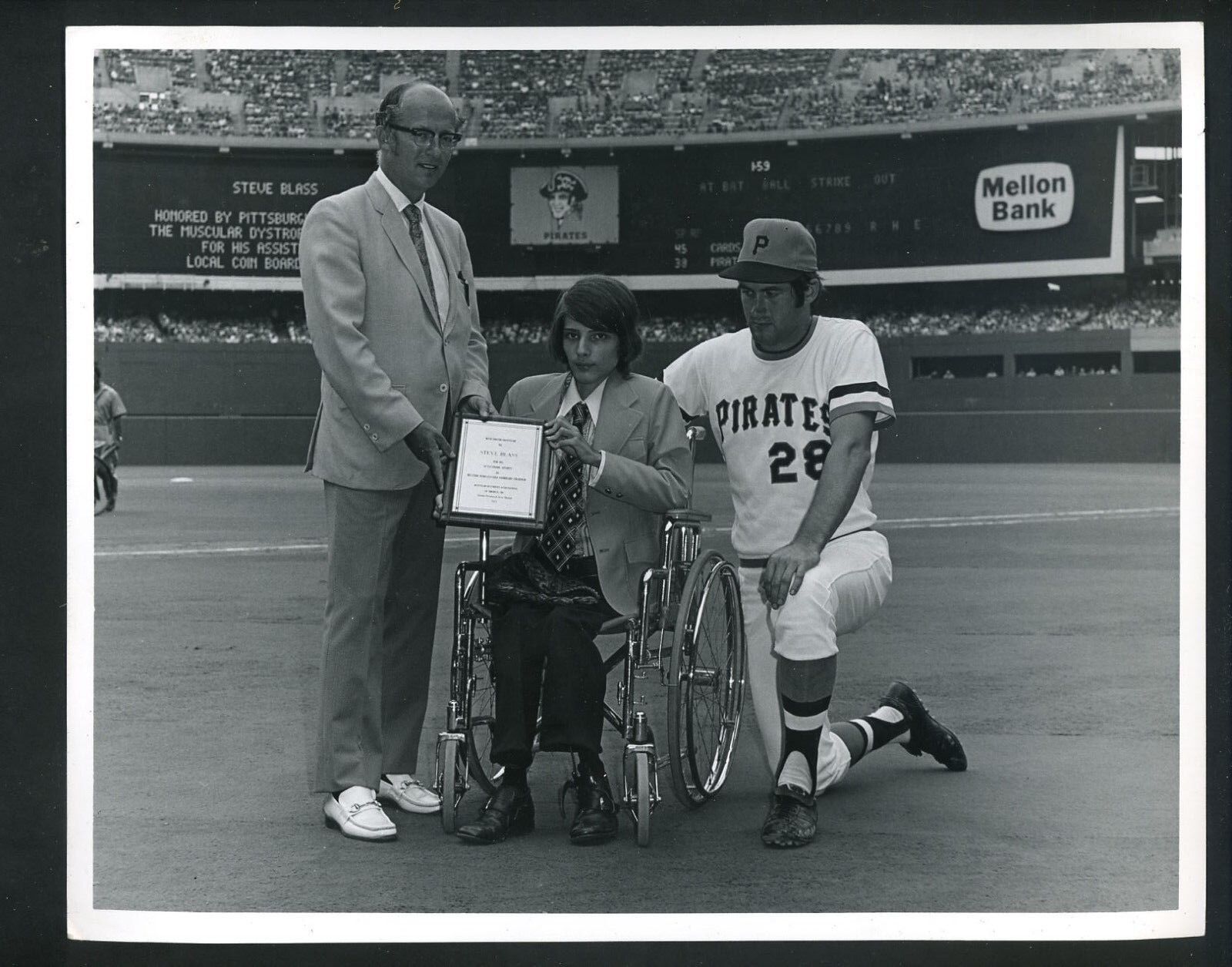 Steve Blass honored Muscular Dystrophy Press Original Photo Poster painting Pittsburgh Pirates