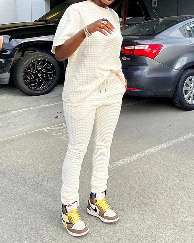 Round Neck Pullover Short Sleeve T-shirt Pleated Pants Suit