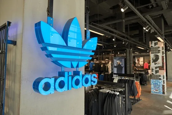 6075 Adidas képeket, stock fotókat, 3D objektumokat és vektorokat tárol | Shutterstock