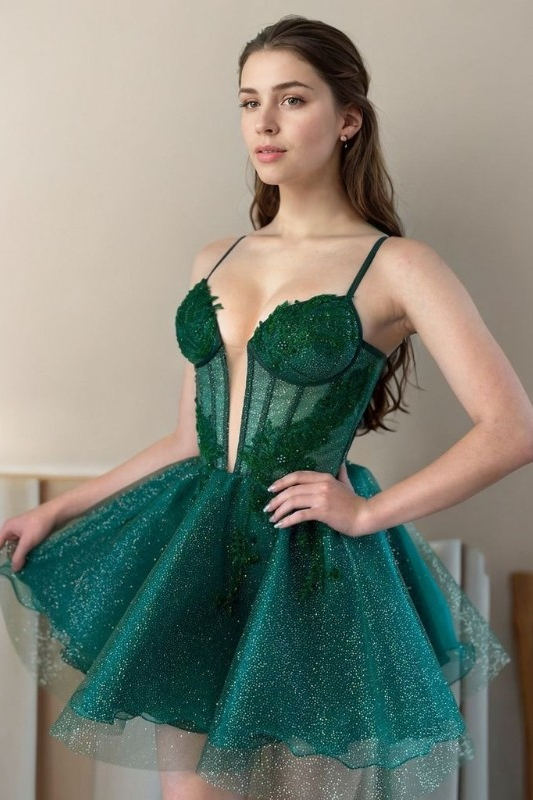  Chic Dark Green Tulle Strapless Mini Homecoming Dress with Applique – Ohprom