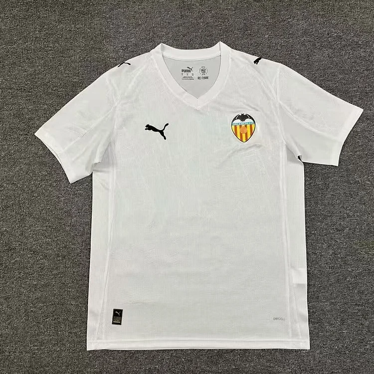 Fans 25-26 Valencia home jersey