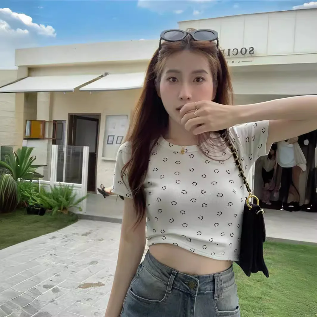 Uveng Uveng Smiley Face Print Short-Sleeved T-Shirt Women's Summer 2024 New Design Sense Slim Short Students On Clothes