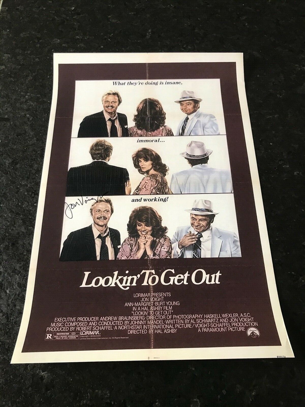 * JON VOIGHT * signed 12x18 poster * LOOKIN TO GET OUT * COA * 1