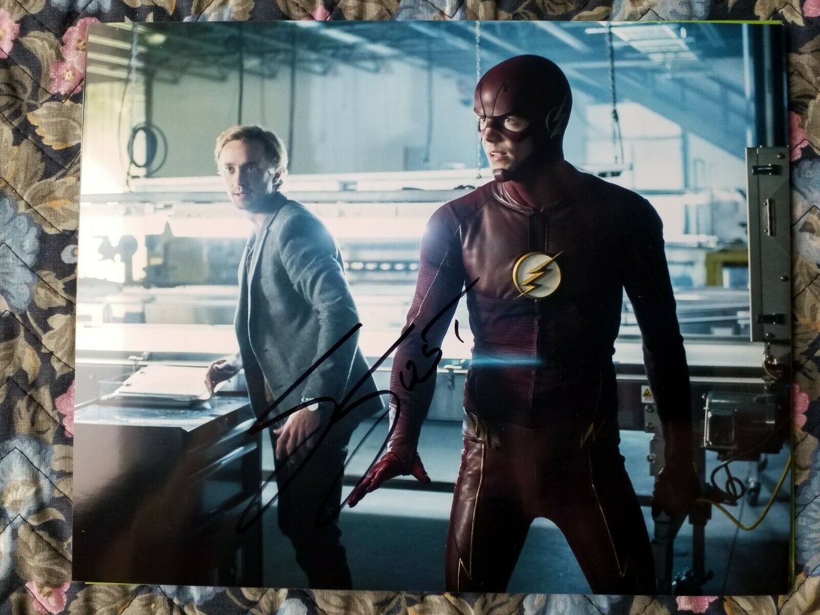 Grant Gustin The Flash Authentic Autographed Signed 8x10 Photo Poster painting