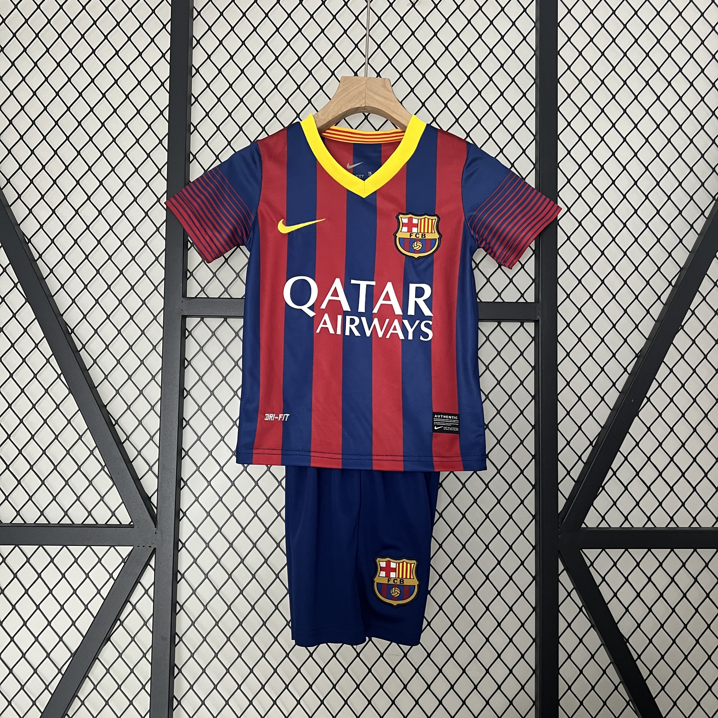 Retro B.A.R.S.A 2013-14 Home Stadium Kids Kit