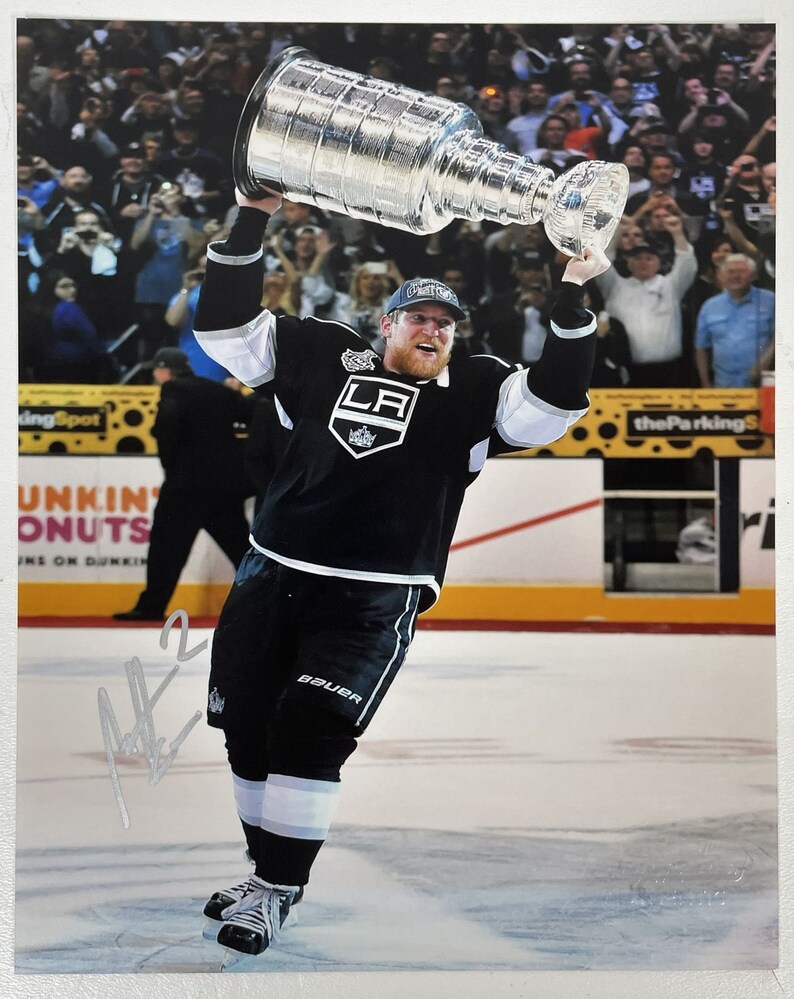 Matt Greene Signed Autographed Glossy 8x10 Photo Poster painting Los Angeles Kings - COA Matching Holograms