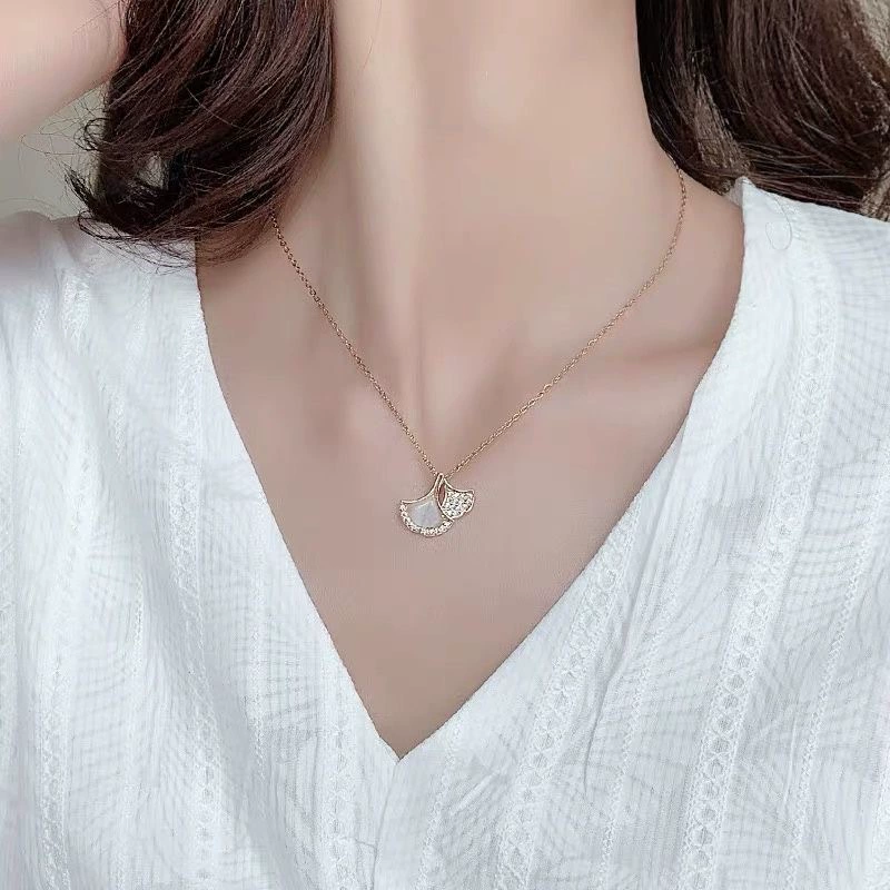 Ginkgo biloba gold-plated zircon necklace