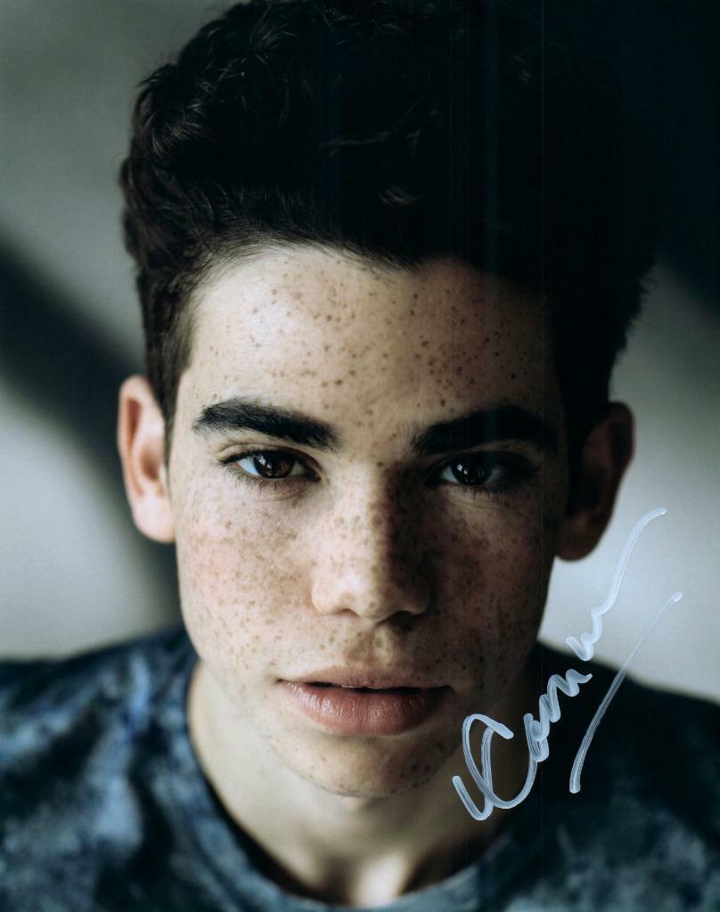 Cameron Boyce signed 8x10 Picture nice autographed Photo Poster painting pic with COA