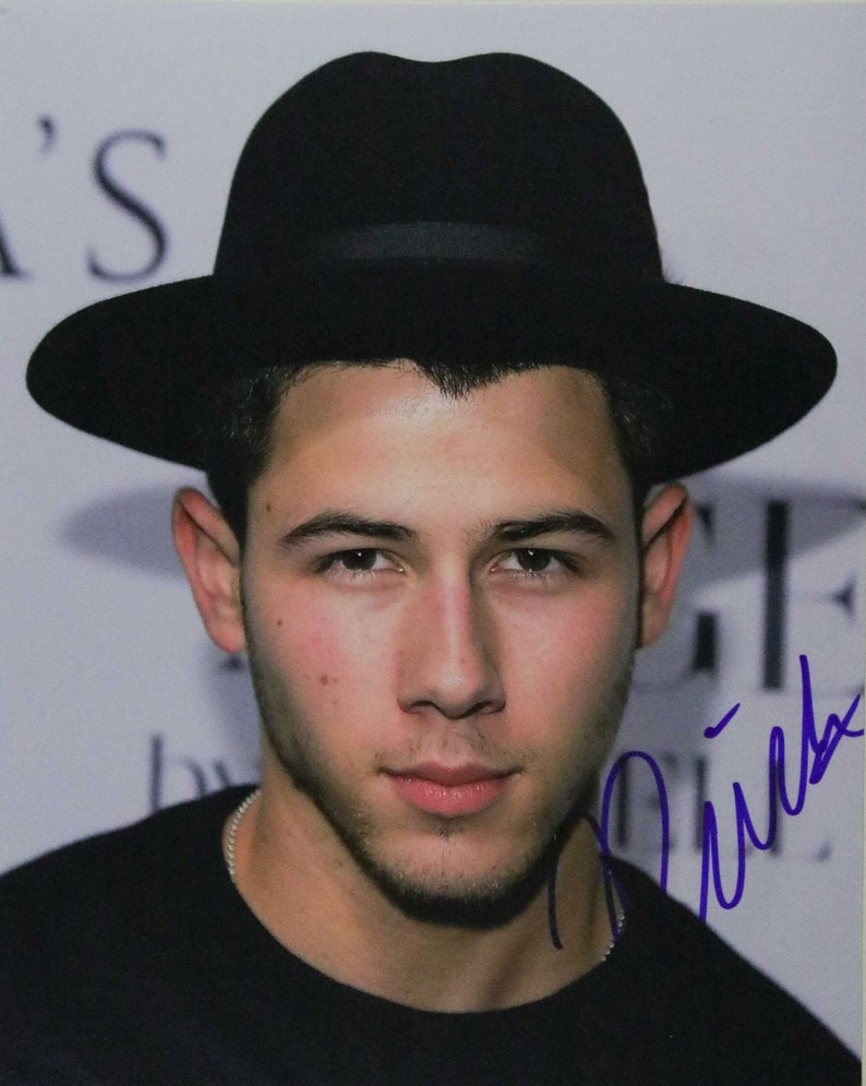 Nick Jonas Signed Autographed Glossy 8x10 Photo Poster painting - COA Matching Holograms