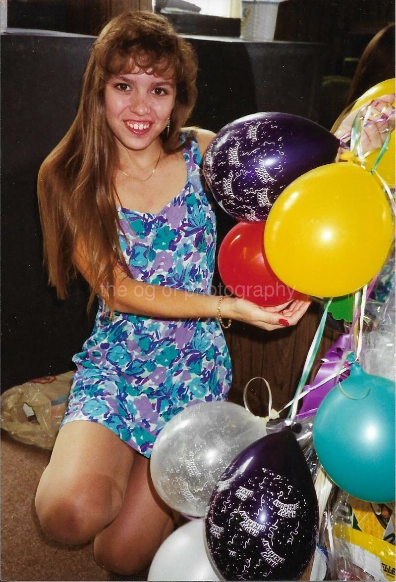 Very Pretty Woman THE GIRL NEXT DOOR Balloons FOUND Photo Poster paintingGRAPH Color12 19 C