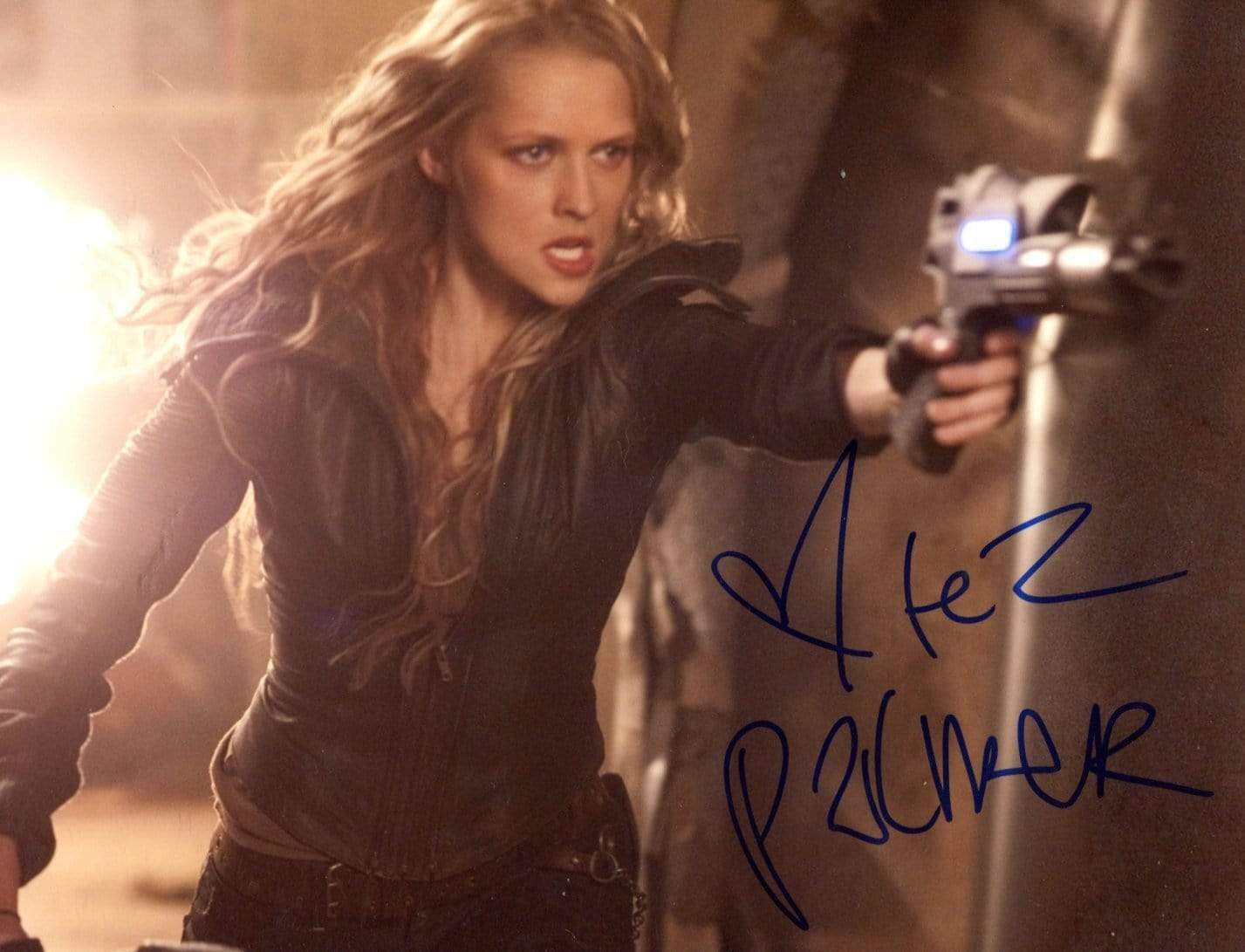 ACTRESS and FILM DIRECTOR Teresa Palmer autograph, signed Photo Poster painting