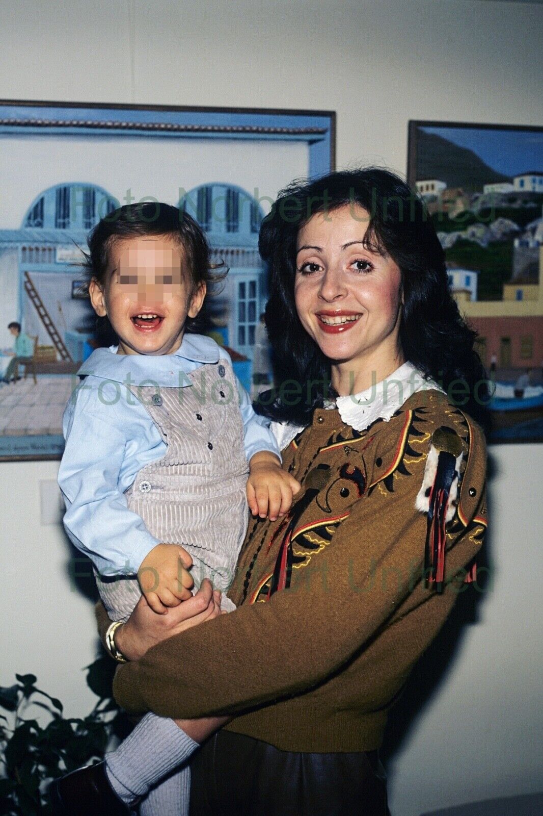 Vicky Leandros With Child - Photo Poster painting 20 X 30 CM Without Autograph (Nr 2-296