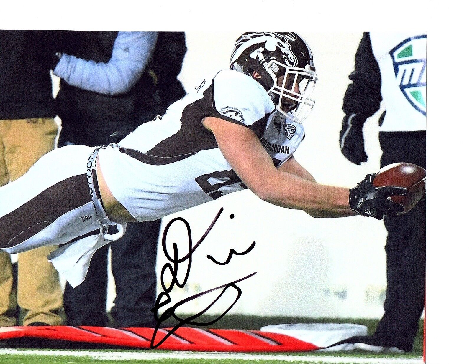 Donnie Ernsberger Western Michigan signed autographed 8x10 football Photo Poster painting b