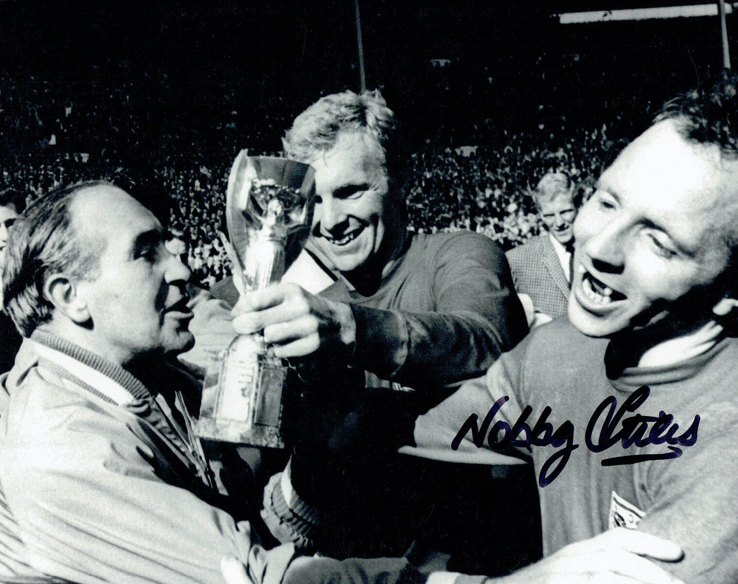 Nobby STILES Signed 10x8 Photo Poster painting B Autograph AFTAL COA England 1966 World Cup