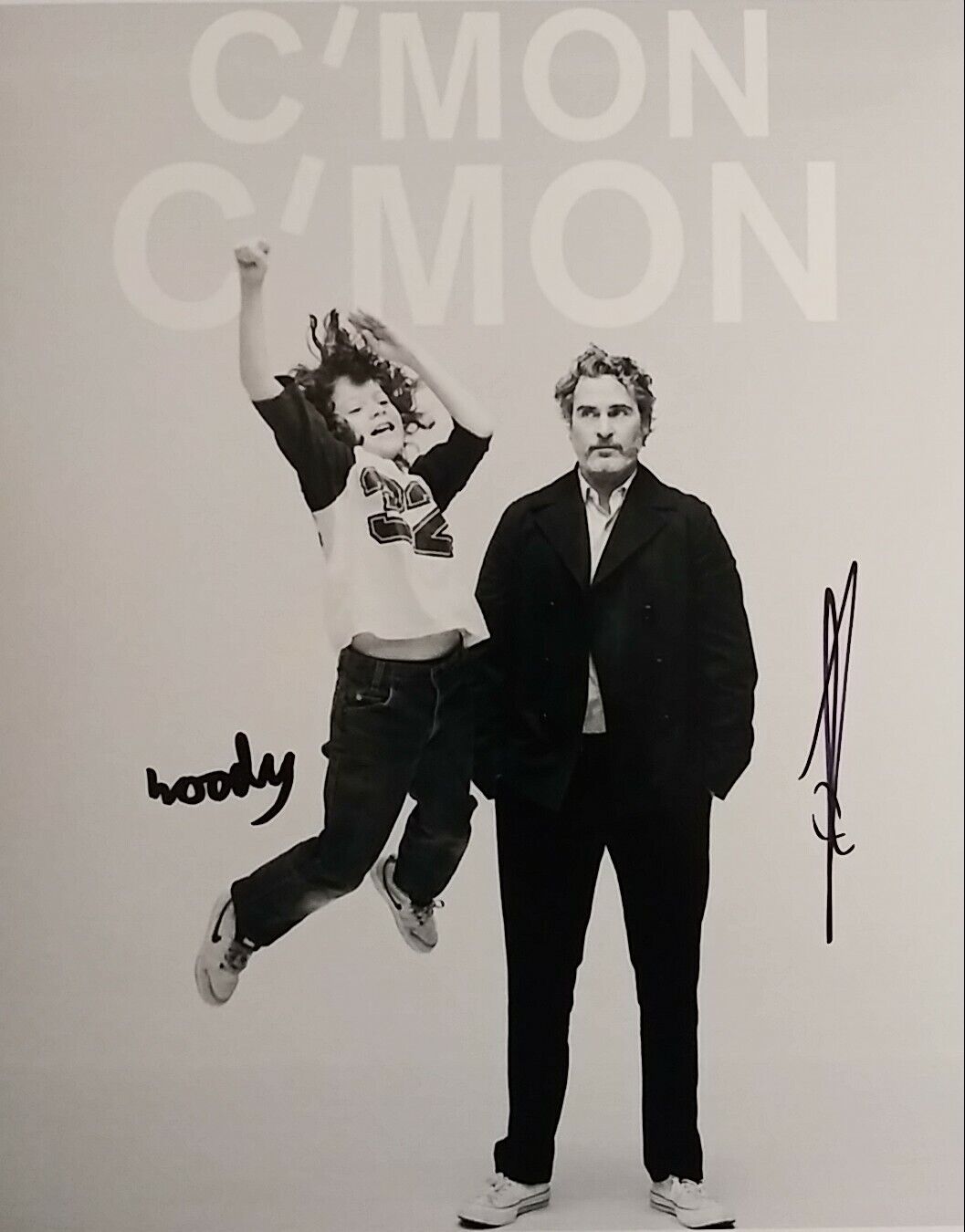 Joaquin Phoenix Woody Norman - c'mon c'mon - signed 8 x 10