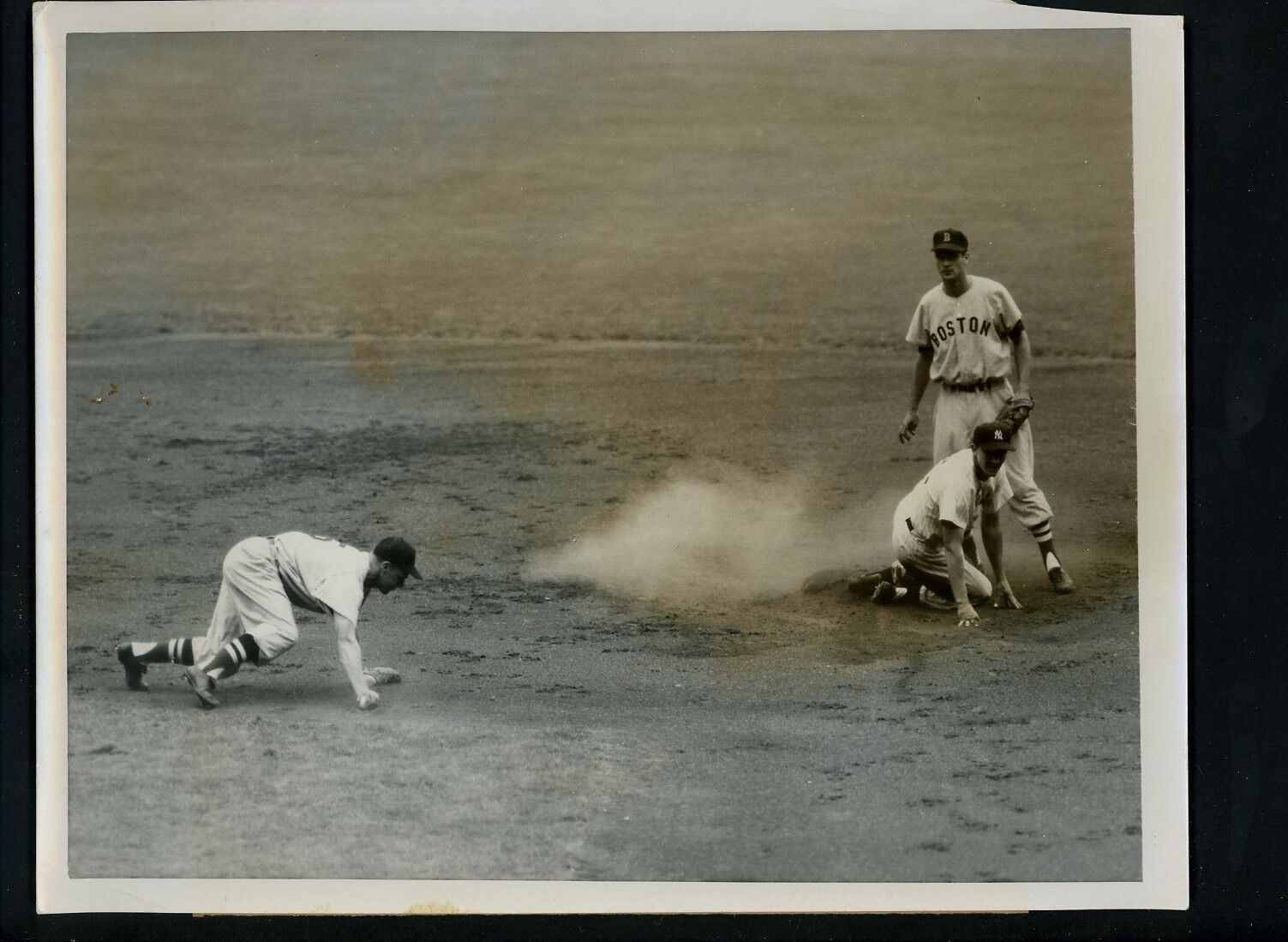 Irv Noren Ted Lepcio Milt Bolling 1954 Press Photo Poster painting New York Yankees Red Sox