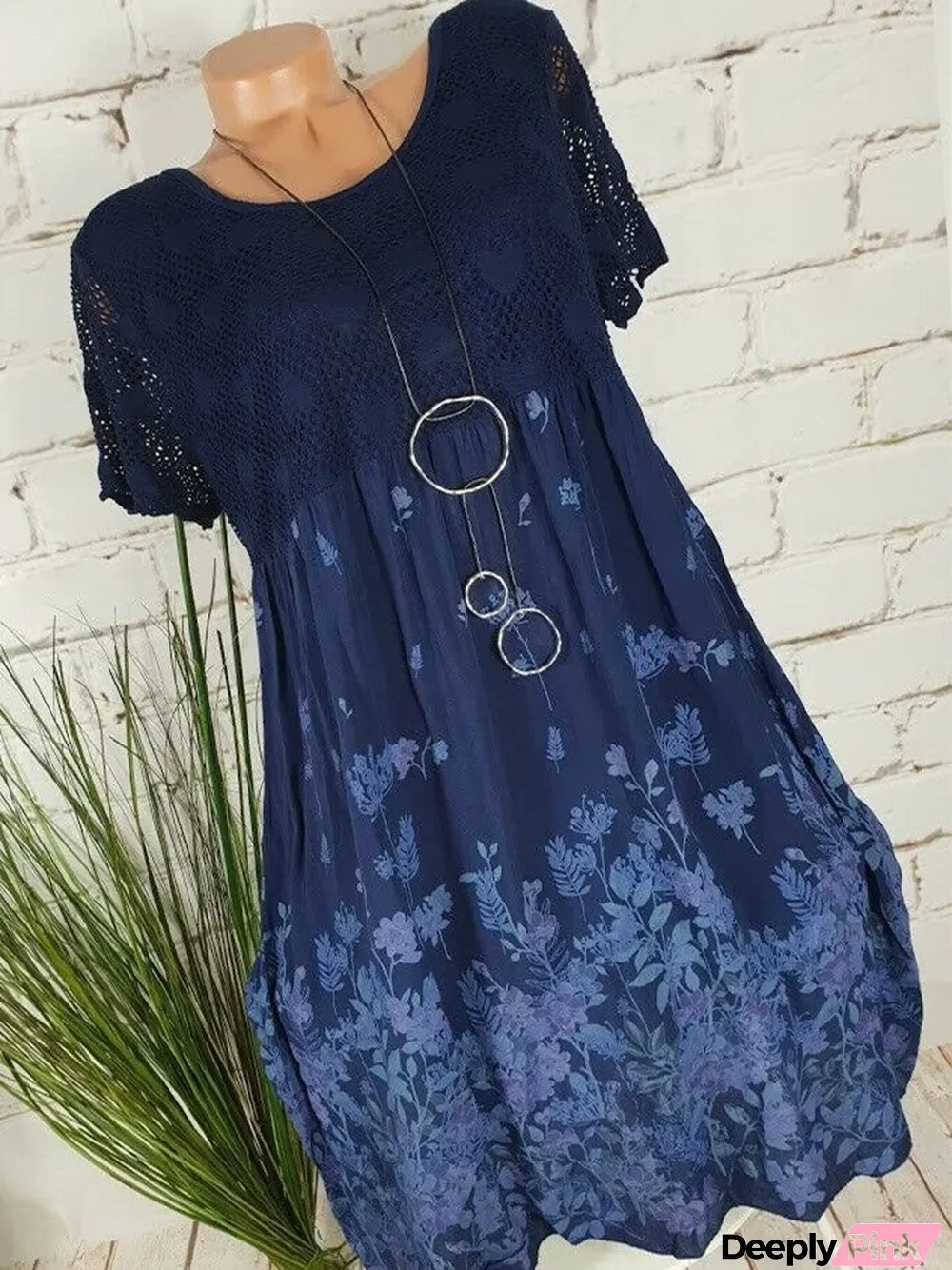 Women's Scoop Neck Short Sleeve Printed Tops