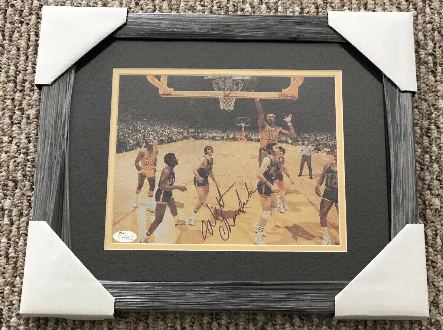 Wilt Chamberlain Signed Framed 8X10 Photo Poster painting Double Matted JSA Certified