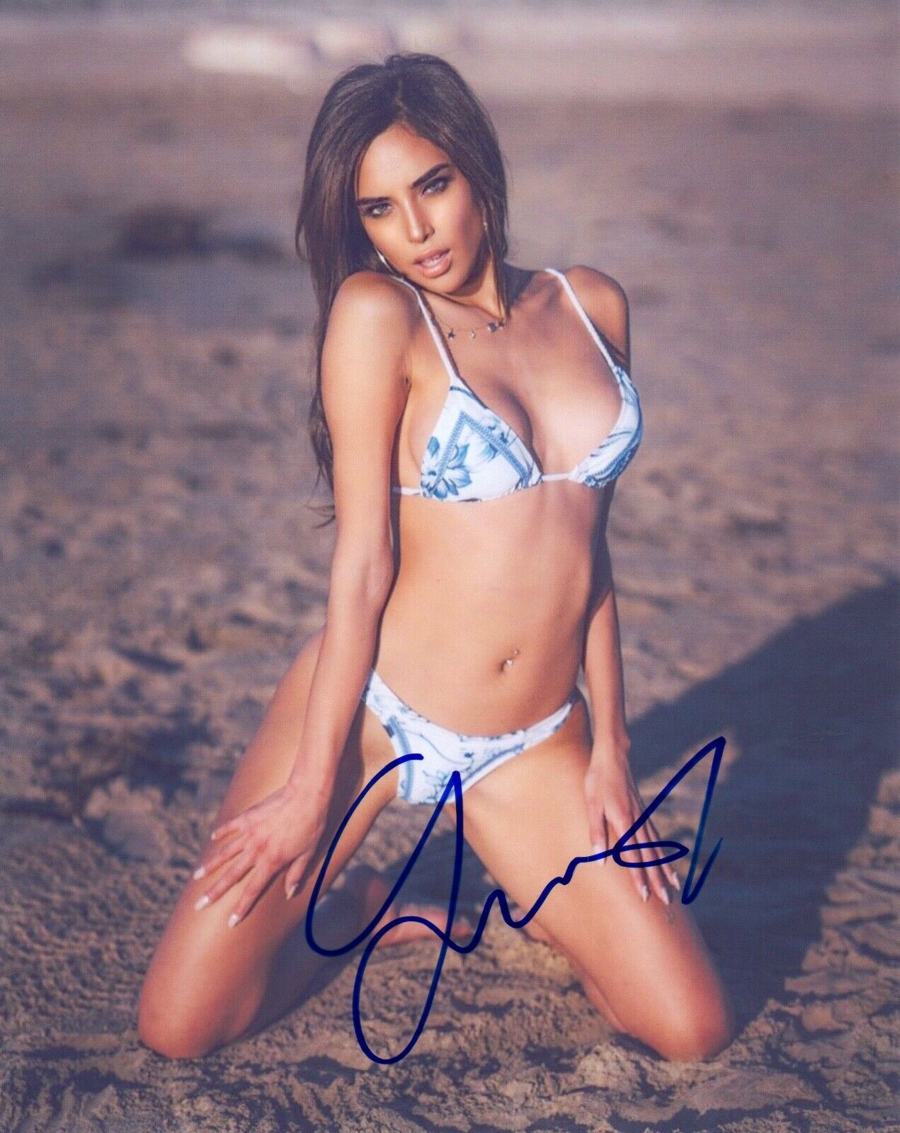 Leonela Ticcina Signed Autographed 8x10 Photo Poster painting Model COA