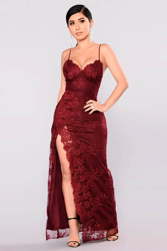 Glamorous Spaghetti-Straps Lace Appliques Evening Gowns Long Prom Dress With Split - lulusllly