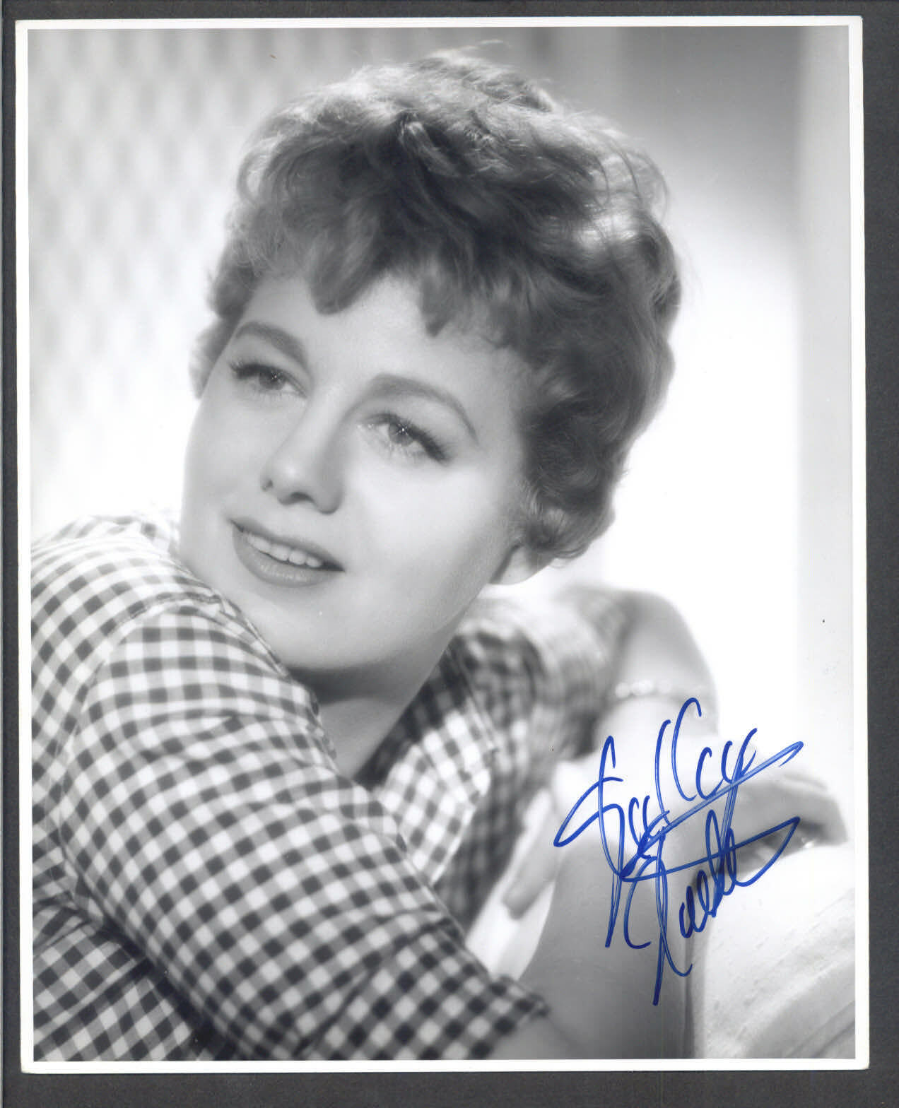 Shelley Winters - Signed Vintage Celebrity Autograph Photo Poster painting - Lolita