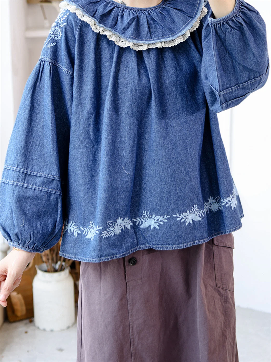 Women's Lace Long Sleeve Scoop Neck Top