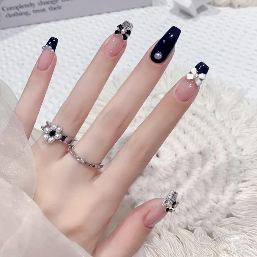 Bayuyun 24Pcs/Set Coffee Leopard French Fake Nails with Diamonds Japan Korean Artificial Acrylic Press on Nails Removable Stick on Nails