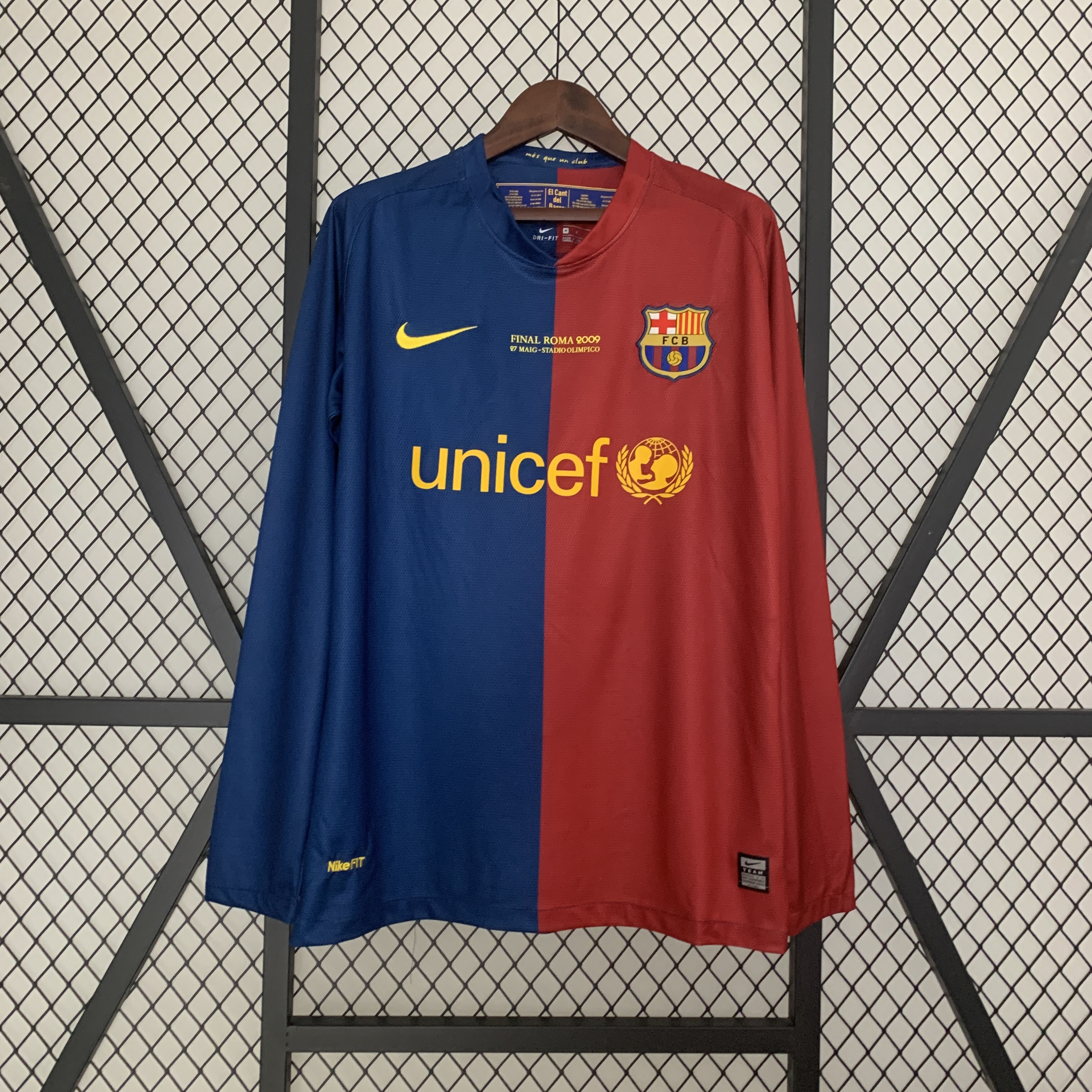 2008/09-H-BAR-UCL-RET-LS-FAN-A05689