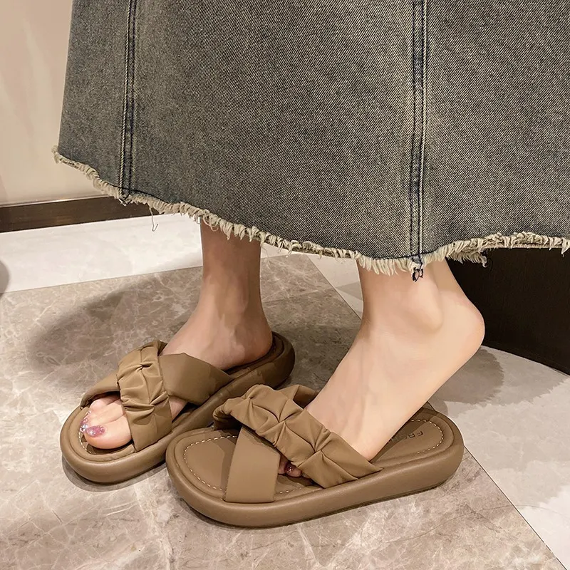 Yyvonne Wind Slippers Women's Summer Wear Net Red Folds Cross-Belt 2025 New Flat-Bottomed French Cool Slippers