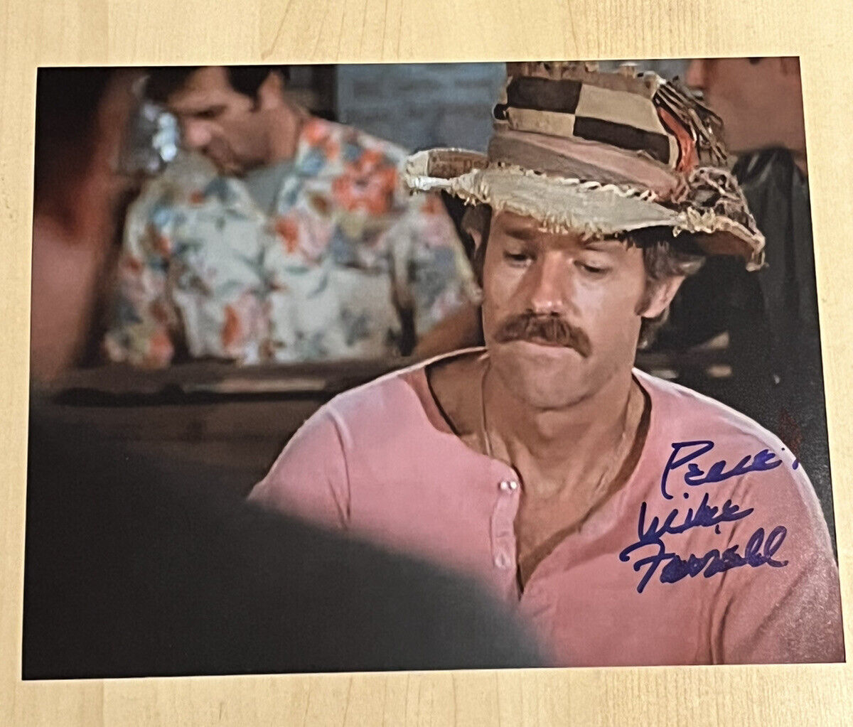 MIKE FARRELL HAND SIGNED 8x10 Photo Poster painting ACTOR AUTOGRAPHED MASH TV STAR VERY RARE COA