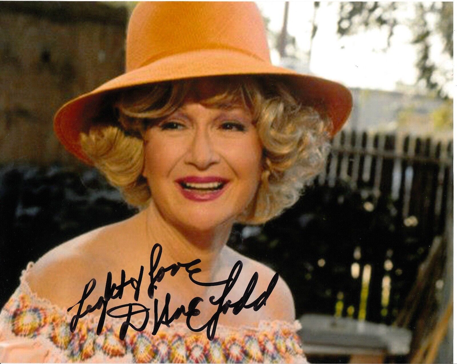 DIANE LADD SIGNED Photo Poster painting UACC REG 242