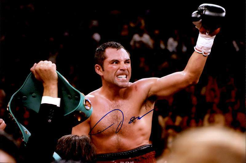 Oscar De La Hoya authentic signed boxing 10x15 Photo Poster painting W/Cert Autographed A