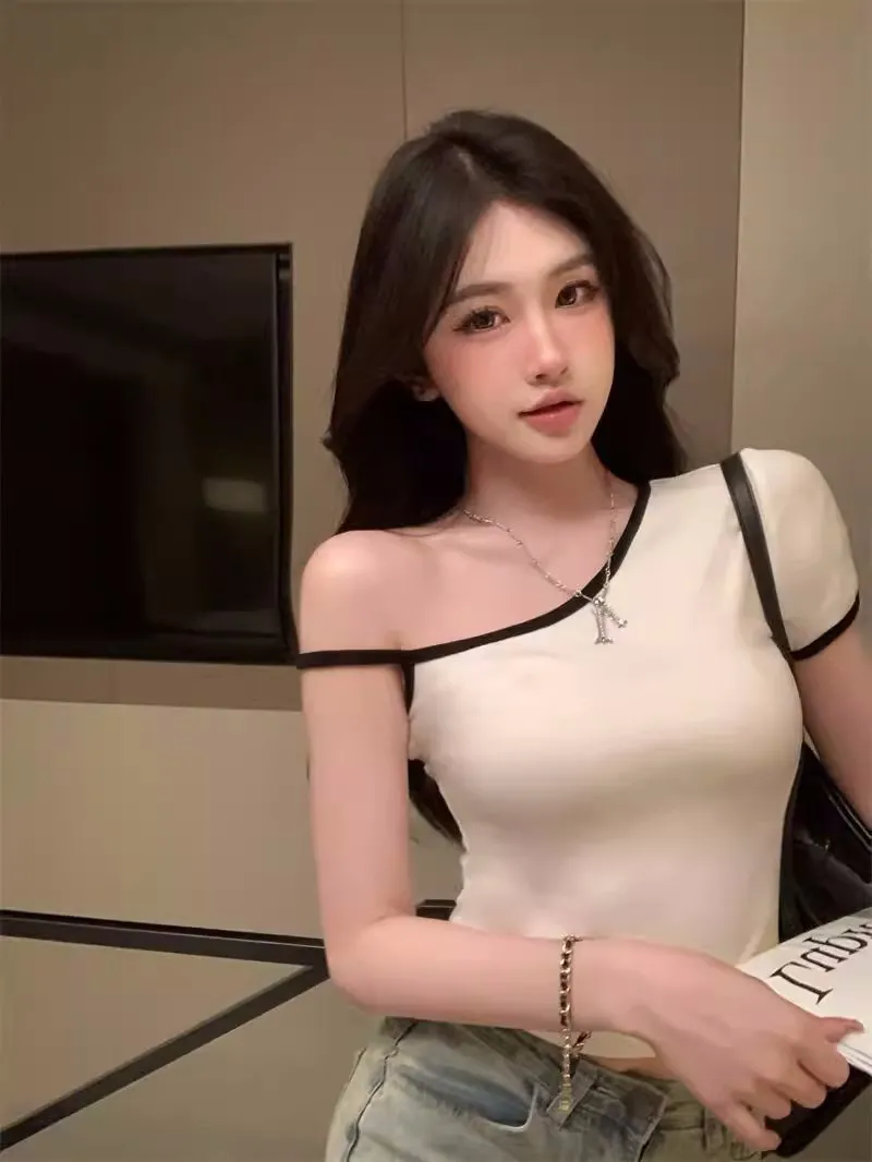 Brownm Brownm Hottie Strap Half Sleeve T-Shirt Female 2023 Summer Design Sense Unique Chic Slim Back Short Top