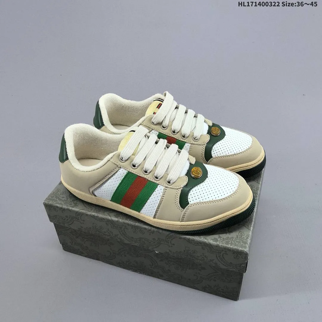 Classic prototype retro style versatile distressed plaid shoes, featuring a retro academic look.