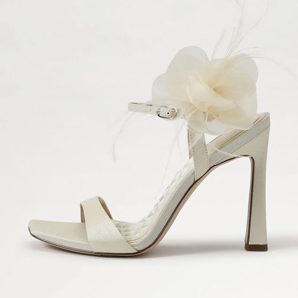 Satin Floral Decor Flared Heel Square Toe Women's Sandals in White