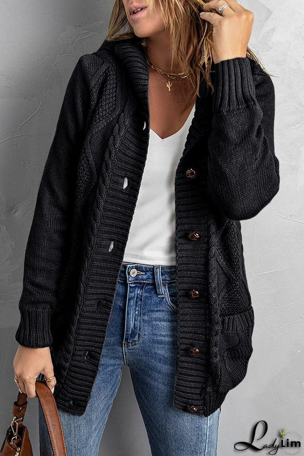Effortless and Trendy Cardigan