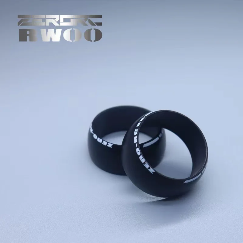 RW00   1:24 Tire   Wide  for 22mm rim 
