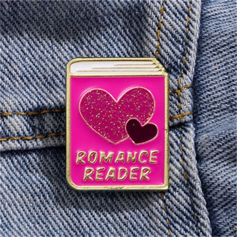 Preppy Style Modern Style Streetwear Letter Heart Shape Alloy Stoving Varnish Plating Unisex Corsage Brooches Collar Pin